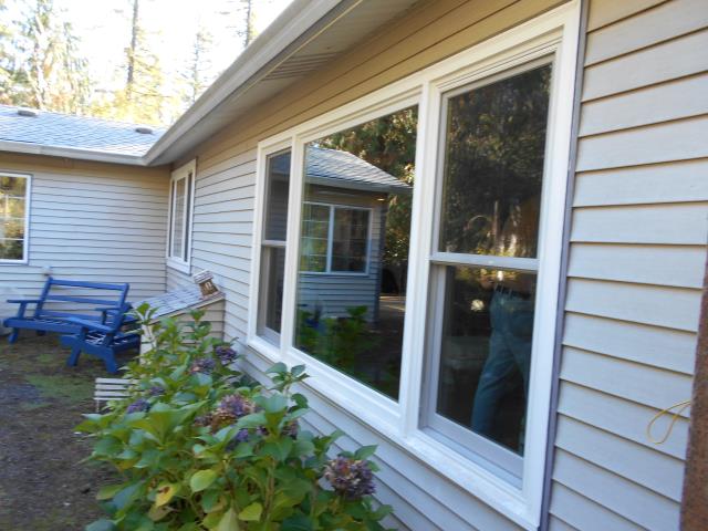 Battle Ground, WA - We installed 5 replacement windows for this home! Battle Ground, WA - We installed 5 replacement windows for this home!