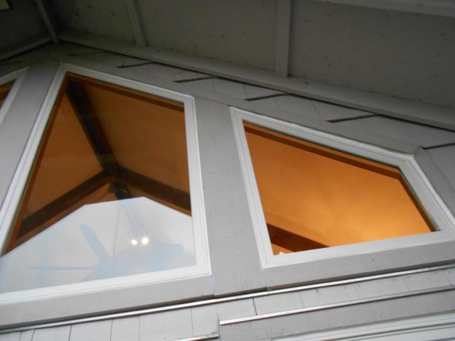 Milwaukie, OR - We installed 8 windows alongside 4 specialty windows and a patio door for this great home! Milwaukie, OR - We installed 8 windows alongside 4 specialty windows and a patio door for this great home!