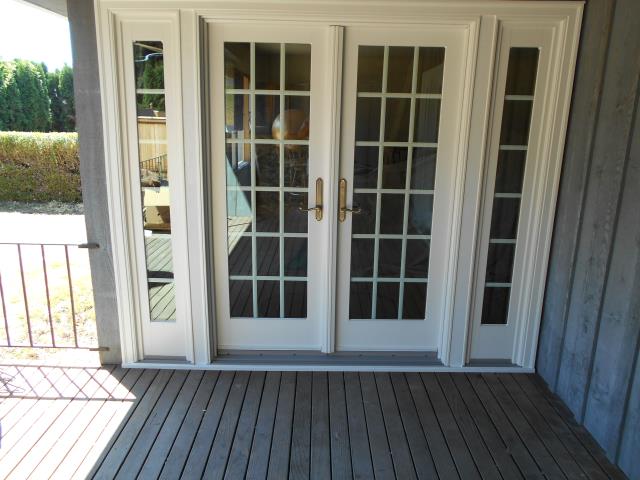 Milwaukie, OR - We installed a gorgeous patio door and specialty window for this great Milwaukie home! Milwaukie, OR - We installed a gorgeous patio door and specialty window for this great Milwaukie home!