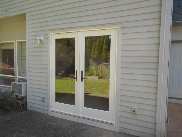 Hillsboro, OR - We installed 1 replacement patio door for this great Hillsboro Home! Hillsboro, OR - We installed 1 replacement patio door for this great Hillsboro Home!