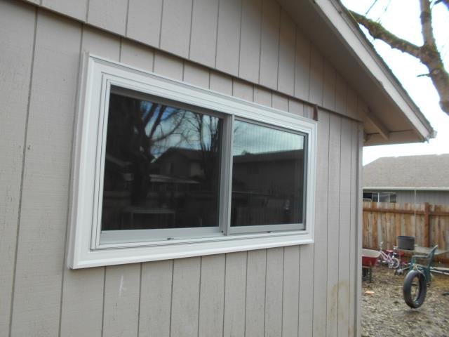 Salem, OR - We replaced 10 windows and a sliding glass patio door for this gorgeous Salem home! Salem, OR - We replaced 10 windows and a sliding glass patio door for this gorgeous Salem home!