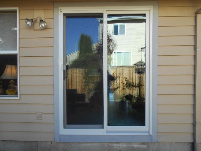 Gresham, OR - We installed 4 replacement windows and a patio door for this great Gresham home! Gresham, OR - We installed 4 replacement windows and a patio door for this great Gresham home!