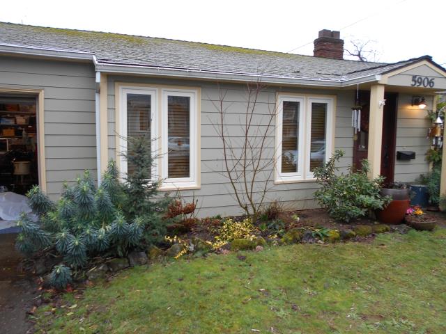 Portland, OR - We installed 17 replacement windows for this gorgeous Portland home! Portland, OR - We installed 17 replacement windows for this gorgeous Portland home!