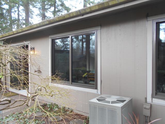 Beaverton, OR - We installed 7 replacement and a sliding glass door for this amazing home! Beaverton, OR - We installed 7 replacement and a sliding glass door for this amazing home!