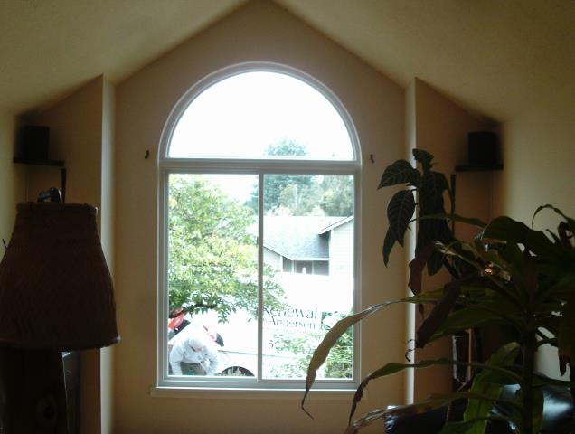 Gresham, OR - We installed 6 replacement windows for this home in Gresham, some were the specialty windows as featured in this photo! Gresham, OR - We installed 6 replacement windows for this home in Gresham, some were the specialty windows as featured in this photo!