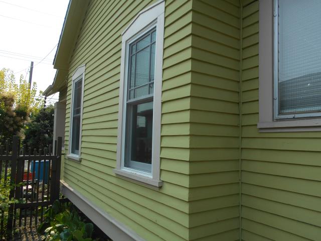 Portland, OR - We installed 4 replacement windows for this great home! The 2 featured here are double hung! Portland, OR - We installed 4 replacement windows for this great home! The 2 featured here are double hung!