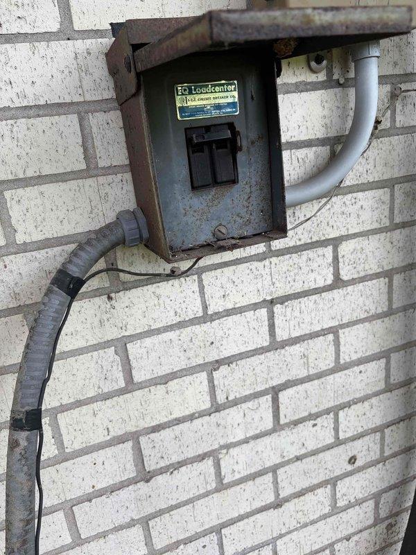Responded to no cooling call with outdoor unit freezing up and no airflow from blower. Performed diagnostic evaluation using refrigerant manifold and micron gauge to assess system pressures and temperatures. Inspected electrical disconnect box and documented system conditions for further repair recommendations.