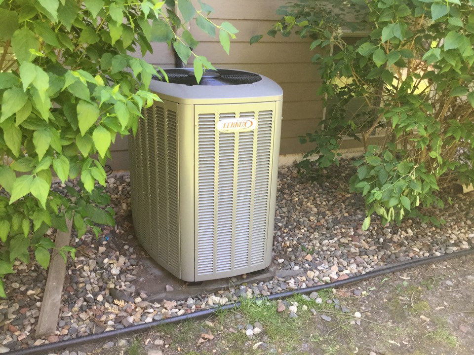 Replacing a faulty Bryant air conditioning unit with a superiour Lennox.