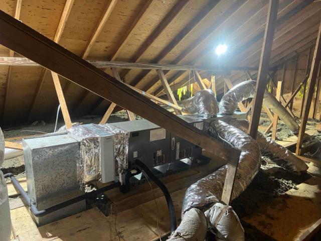 Denham Springs, LA - We installed a new Lennox Heat Pump, ensuring optimal efficiency and comfort. The system was carefully configured, and all components were tested for flawless performance.