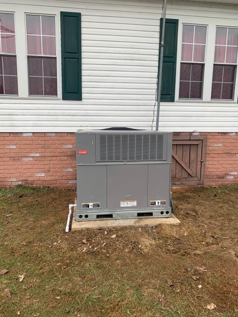 Brownsville, KY - Installed a Bryant 15 SEER package heat pump in Edmonson County, KY. Improved comfort with the 2 stage compressor operation, along with lower electric bills. Brownsville, KY - Installed a Bryant 15 SEER package heat pump in Edmonson County, KY. Improved comfort with the 2 stage compressor operation, along with lower electric bills.