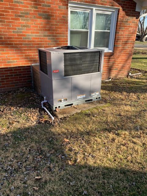Franklin, KY - Bryant Package Heat Pump installation in Franklin, KY. Franklin, KY - Bryant Package Heat Pump installation in Franklin, KY.