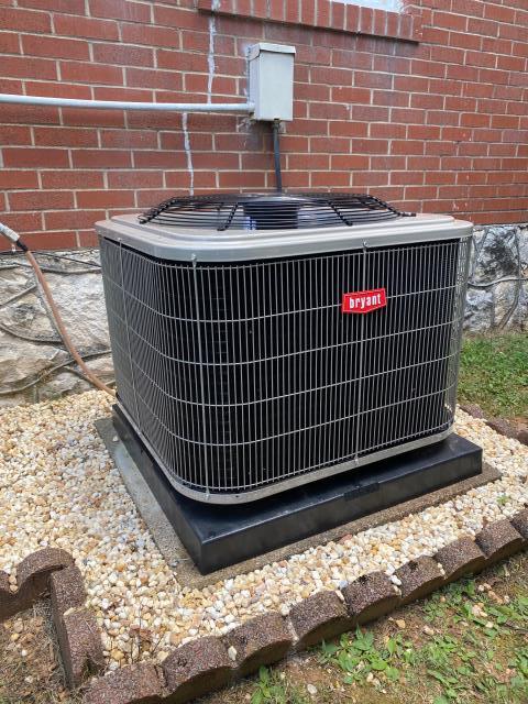 Bowling Green, KY - New Bryant 114 Series Air Conditioner replaced Coleman BRCS Series 10 SEER air conditioner. 10 years parts warranty. R410A refrigerant in the new unit. Bowling Green, KY - New Bryant 114 Series Air Conditioner replaced Coleman BRCS Series 10 SEER air conditioner. 10 years parts warranty. R410A refrigerant in the new unit.
