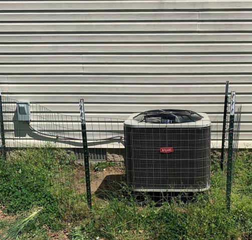 Alvaton, KY - Bryant BH14 Heat Pump replaced a Rheem Heat Pump in Alvaton, KY. The old Rheem Heat Pump had a locked up compressor and over 15 years old. The new HVAC system is over 16% more efficient in air conditioning. We really like the animal protection system for the new Heat Pump. Alvaton, KY - Bryant BH14 Heat Pump replaced a Rheem Heat Pump in Alvaton, KY. The old Rheem Heat Pump had a locked up compressor and over 15 years old. The new HVAC system is over 16% more efficient in air conditioning. We really like the animal protection system for the new Heat Pump.