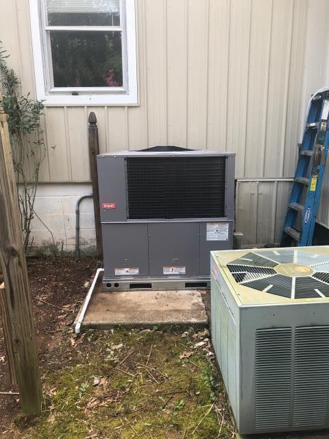 Morgantown, KY - An old Heil Gas Package Unit failed and was replaced with a new Bryant Gas Package Unit. Higher efficiency, lower operating costs / utility bills. Years of trouble free service. Air Conditioning Morgantown, KY in 2021. Morgantown, KY - An old Heil Gas Package Unit failed and was replaced with a new Bryant Gas Package Unit. Higher efficiency, lower operating costs / utility bills. Years of trouble free service. Air Conditioning Morgantown, KY in 2021.