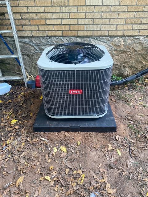 Bowling Green, KY - Rheem air conditioner compressor failure led to a next day air conditioning system replacement. The new Bryant air conditioning system replaced the old Rheem air conditioner. The resident will not only have cool air again, but gained better efficiency (lower utility bills), and years of trouble free service. Installation is near T C Cherry School. Air Conditioning Bowling Green, KY Summer 2021. Bowling Green, KY - Rheem air conditioner compressor failure led to a next day air conditioning system replacement. The new Bryant air conditioning system replaced the old Rheem air conditioner. The resident will not only have cool air again, but gained better efficiency (lower utility bills), and years of trouble free service. Installation is near T C Cherry School. Air Conditioning Bowling Green, KY Summer 2021.
