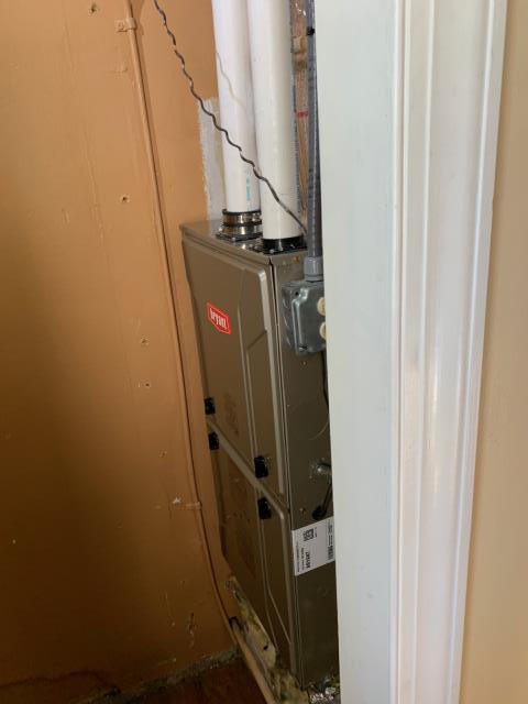 Bowling Green, KY - New Bryant Furnace - 95% AFUE, replacing the old Carrier Furnace. Closet Installation of the furnace. Keeping Bowling Green Warm This Winter! Bowling Green, KY - New Bryant Furnace - 95% AFUE, replacing the old Carrier Furnace. Closet Installation of the furnace. Keeping Bowling Green Warm This Winter!