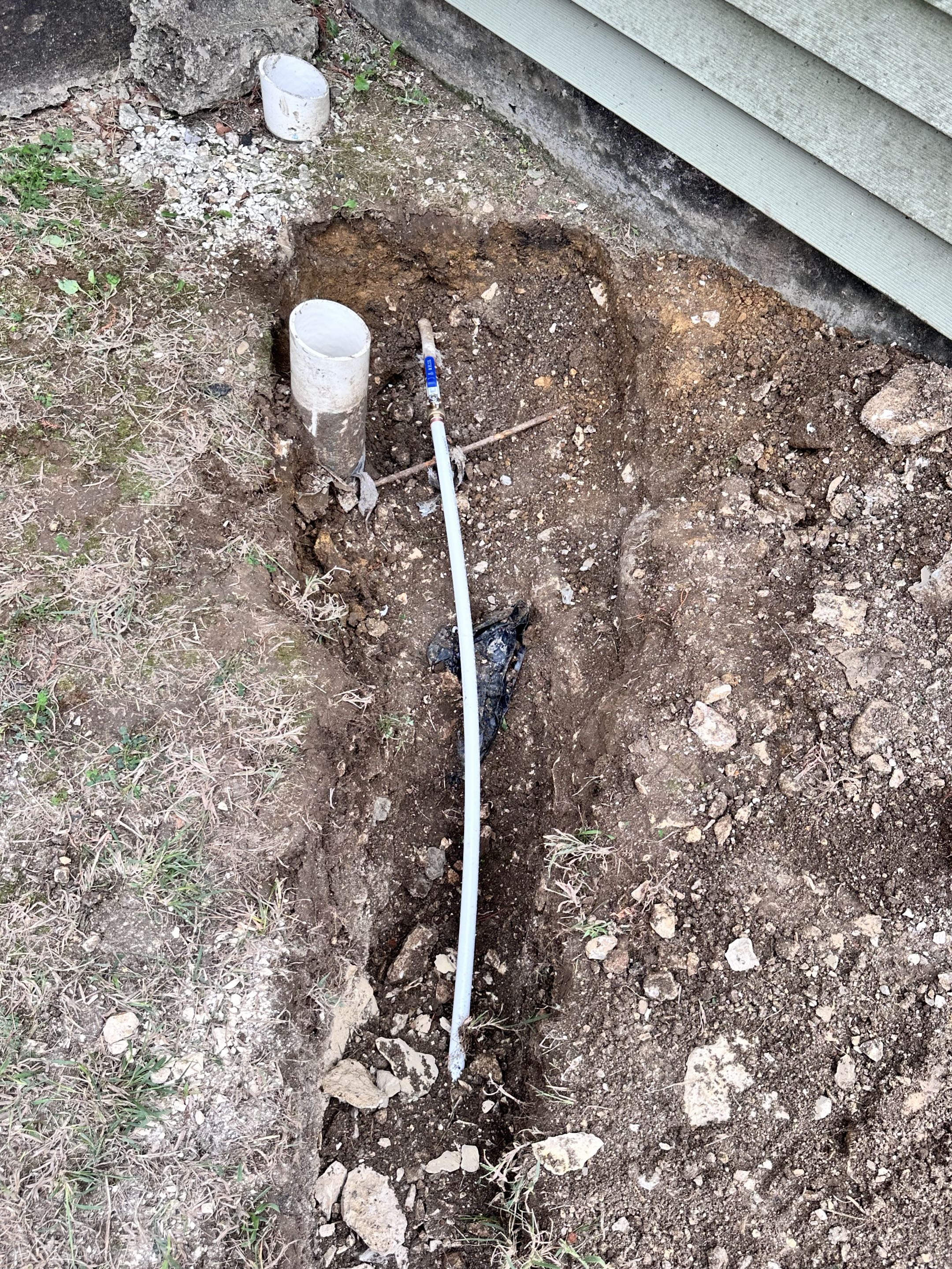 Customer called us out with concerns of a high water bill. Only to find out she has Quest water piping which is discontinued. Recommended to replace her water service with stronger quality pipe including a new homeowner valve! Another happy customer 💪🏽
