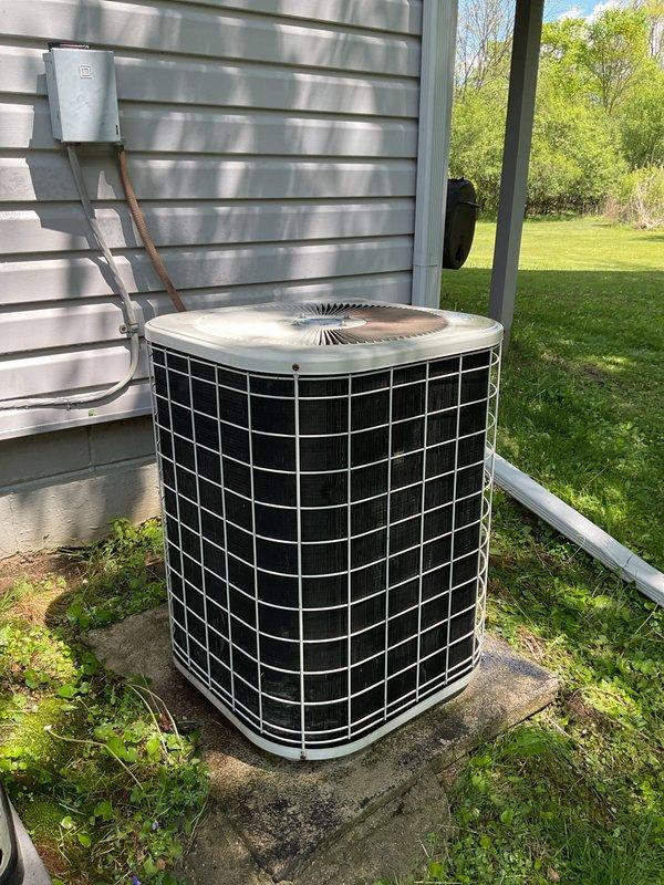 Performed routine air conditioning tune-up on residential outdoor condensing unit. Completed standard preventive maintenance procedures including system inspection, refrigerant line evaluation, and verification of proper unit operation. Unit found in normal operating condition with appropriate seasonal performance for cooling system.