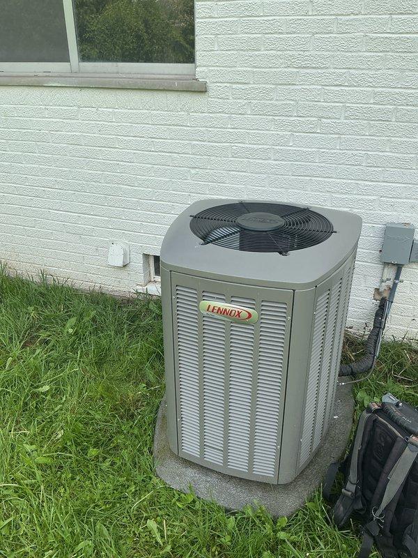 Completed scheduled AC tune-up on Lennox residential air conditioning system. Performed comprehensive maintenance including system diagnostics, refrigerant pressure testing, electrical component inspection, and verification of proper unit operation. All components found to be functioning within normal parameters, and unit left in optimal working condition.