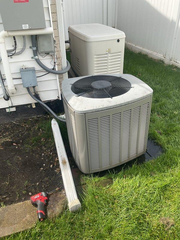 Performed scheduled air conditioning tune-up and preventive maintenance on residential cooling system. Inspected outdoor condenser unit, verified proper operation, checked refrigerant levels, and evaluated air filter condition for replacement needs. All equipment found operating within normal parameters and system returned to full cooling functionality.