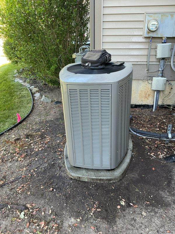 Completed comprehensive AC tune-up on residential outdoor condensing unit. Performed standard preventive maintenance including system inspection, coil cleaning, electrical connection verification, and refrigerant level assessment to ensure optimal cooling performance for the upcoming season.