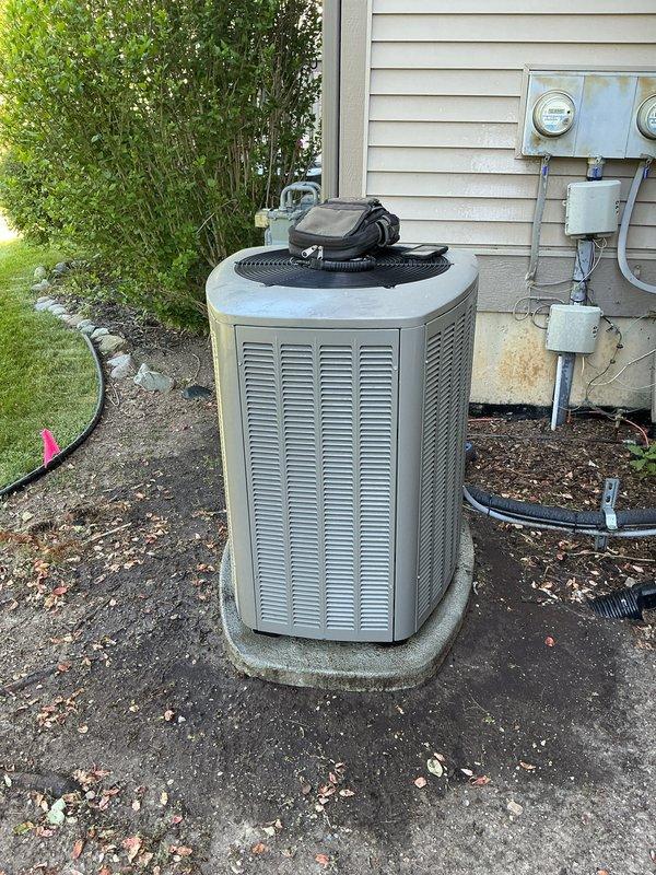 Completed comprehensive AC tune-up on residential outdoor condensing unit. Performed standard preventive maintenance including system inspection, coil cleaning, electrical connection verification, and refrigerant level assessment to ensure optimal cooling performance for the upcoming season.