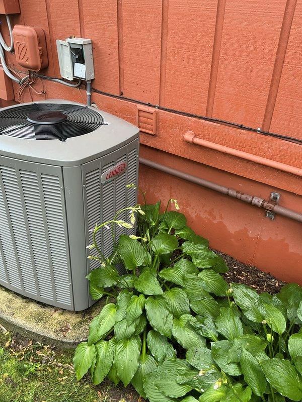 Completed comprehensive air conditioning tune-up on 2022 Lennox outdoor condensing unit. Performed standard preventive maintenance procedures including inspection of electrical components, refrigerant levels, condenser coil cleaning, and operational testing to ensure optimal system performance for the cooling season.