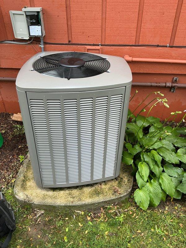 Completed comprehensive air conditioning tune-up on 2022 Lennox outdoor condensing unit. Performed standard preventive maintenance procedures including inspection of electrical components, refrigerant levels, condenser coil cleaning, and operational testing to ensure optimal system performance for the cooling season.