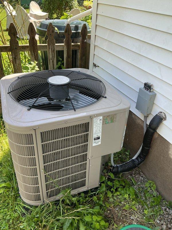 Completed comprehensive AC tune-up on 2020 residential unit. Performed electrical testing using digital multimeter, verified capacitor readings at 6.98 MFD within acceptable range, and inspected all system components. Unit operating efficiently with no issues found; all maintenance tasks completed per prepaid service agreement.