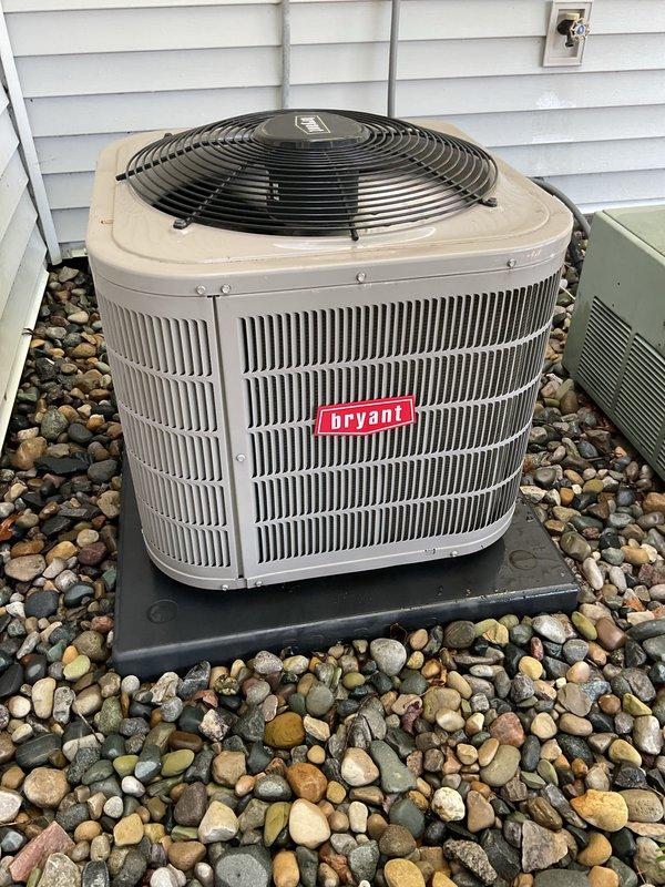 Completed comprehensive annual air conditioning tune-up on 2021 Bryant residential cooling system. Performed standard maintenance protocol including inspection of condenser unit, verification of refrigerant levels, electrical connections testing, and system performance evaluation. Unit operating within manufacturer specifications with no deficiencies noted; collected payment for service agreement renewal and confirmed future maintenance scheduling.