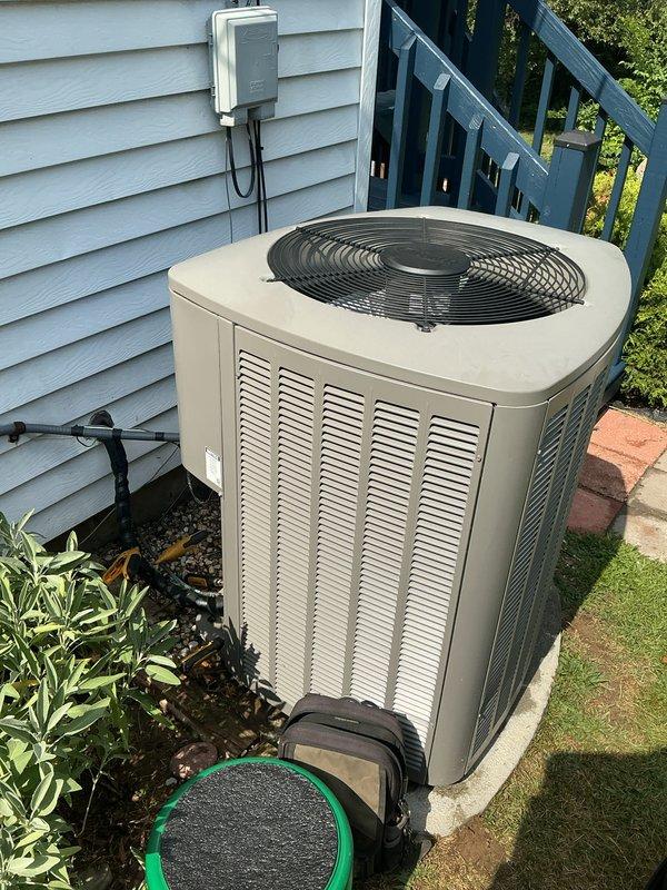 Completed comprehensive air conditioning tune-up on outdoor condensing unit. Performed standard preventive maintenance procedures including inspection of electrical components, condenser coil cleaning, refrigerant level verification, and operational testing of all system functions. Unit operating within manufacturer specifications upon completion, and customer enrolled in maintenance renewal program.