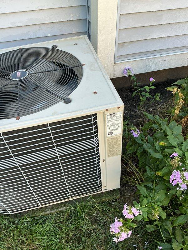 Completed routine maintenance on residential air conditioning system. Inspected outdoor condensing unit, verified proper fan operation, checked refrigerant levels, and cleaned condenser coils. Unit operating within normal parameters with no deficiencies noted.