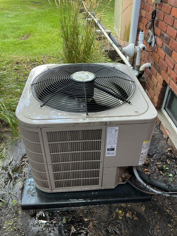 Completed recurring maintenance service on residential air conditioning system. Performed standard inspection of outdoor condenser unit, verified proper operation of fan assembly and compressor, checked refrigerant line insulation integrity, and confirmed electrical connections at disconnect box. Unit tested and operating within normal parameters upon service completion.