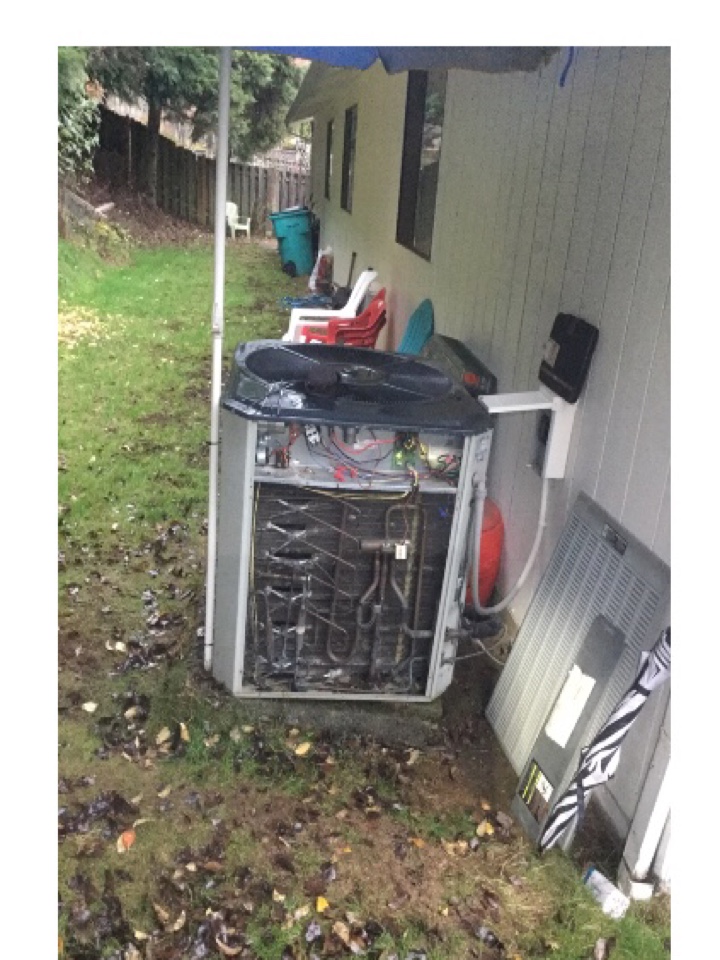 Vancouver, WA - Diagnosis of a 20-year-old heat pump system with a first time customer. Vancouver, WA - Diagnosis of a 20-year-old heat pump system with a first time customer.