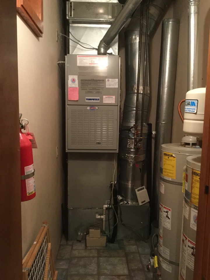 Camas, WA - Diagnosis on a two zone 21-ish-year-old 80% gas furnace. Camas, WA - Diagnosis on a two zone 21-ish-year-old 80% gas furnace.