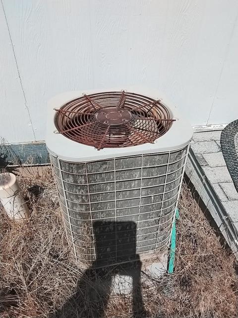 Went to property to give ac quote. I have AC temporarily up and running. Very old and neglected AC and Furnace onsite.
Provided quote to homeowner. Job complete.
