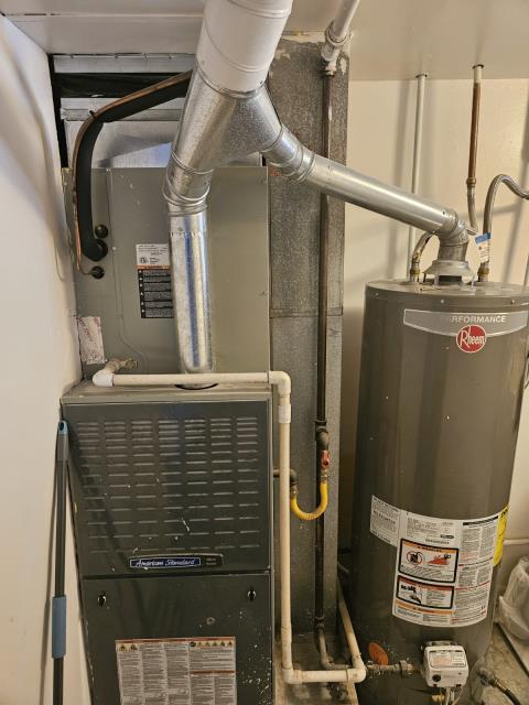 Installed Aprilaire humidifier on return duct work. No issues during install. Showed customer how it works. No further work needed. 