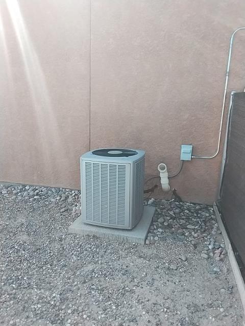 Failed Compressor - Capacitor tested good at 4.9/34mfd
Compressor not engaging and no longer pumping refrigerant. Crashed after painter turned system off at Furnace switch.
