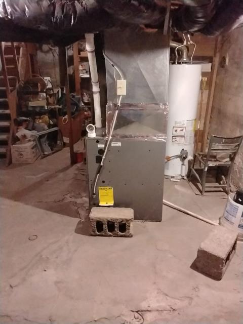 Onisite today for a furnace replacement. Removed and replaced old with a new 80% Rheem 50kBtu Furnace and verified proper working order. Job Complete.
