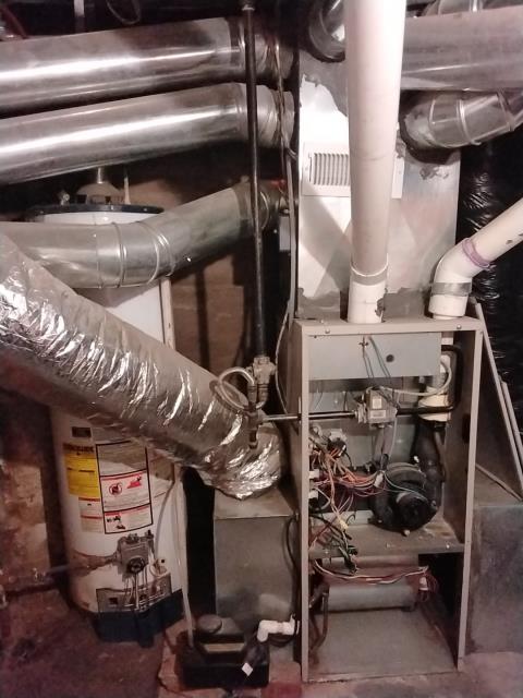 Onsite today for a Furnace service call.
Furnace has a burnt wire. Went over diagnosis and estimates with client and scheduled new furnace replacement (Best Efficiency - 96%) with new 40-50 Gallon water heater Installation. Job Complete.
