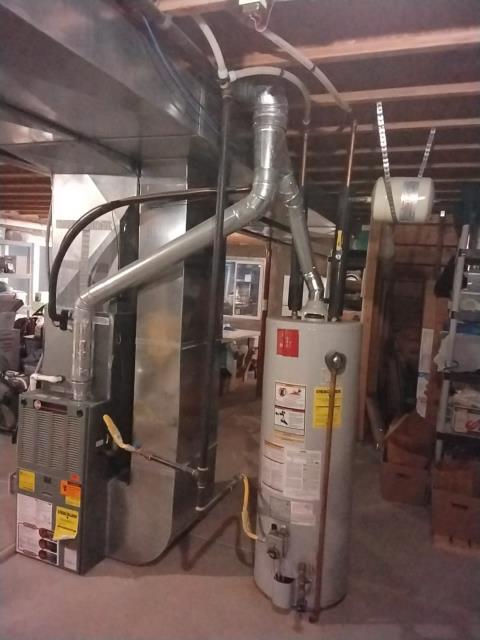 Onsite today for a Furnace Replacement Estimate. Went over pricing and scheduled a (Basic Efficiency - 80%) Furnace Install.
Job Complete.
