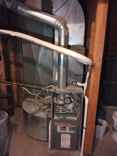 Onsite today for a no heat service call. Diagnosis is furnace needs a new filter and a deep cleaning for better airflow.
RTF - service call scheduled for levi today.