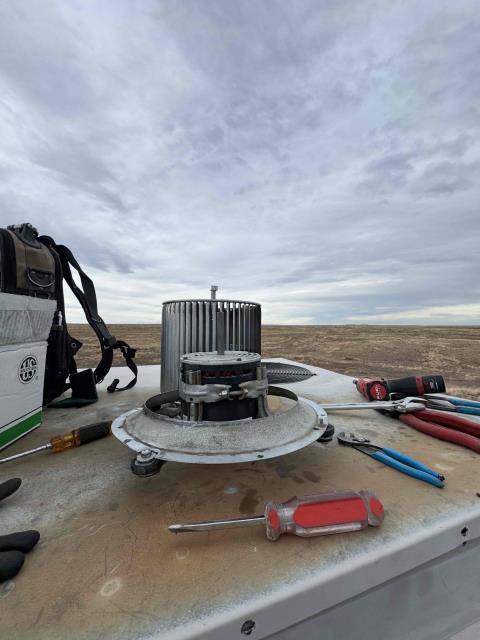 Onsite today for an RTU no heat service call. Diagnosis is bad blower motor. Replaced motor and fastened collar. System is now working as designed. Job Complete.