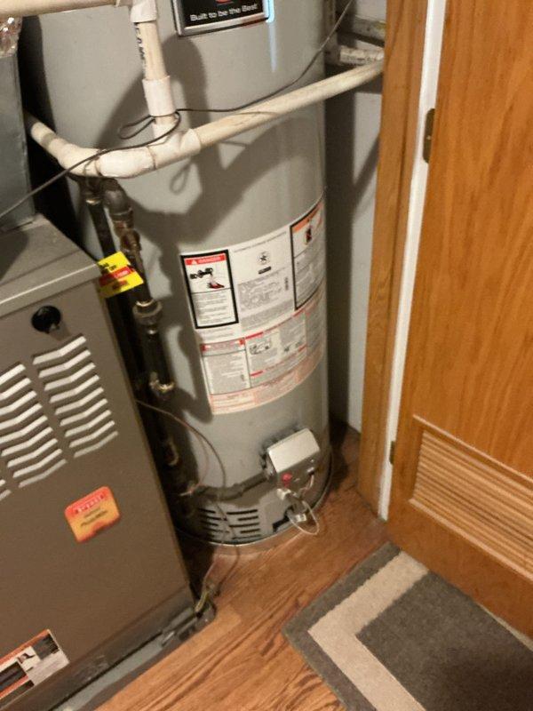 Responded to warranty call for faulty diverter valve in tub/shower fixture. Upon inspection, determined that recently installed diverter valve was malfunctioning despite being new. Documented existing bathroom conditions and plumbing fixtures with photos. Rescheduled service appointment to complete diverter valve replacement and restore proper water flow control between tub spout and shower head.
