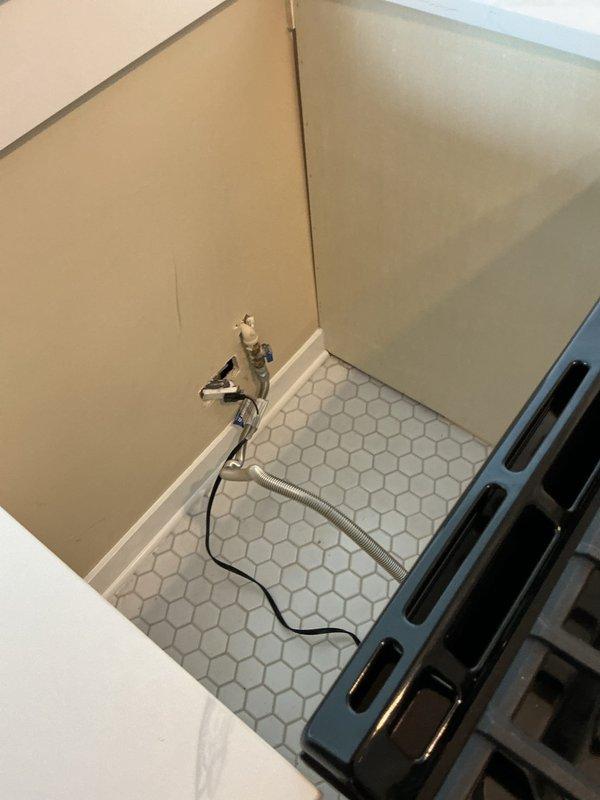 Responded to a gas cooktop service call at a 60-year-old condominium unit to uncap and adjust burners on a five-burner residential gas range. Removed transportation caps from burner assemblies, verified proper gas flow to all burners, and adjusted flame heights to manufacturer specifications. Tested ignition system and confirmed all burners were operating safely with proper blue flame patterns across varying heat settings.