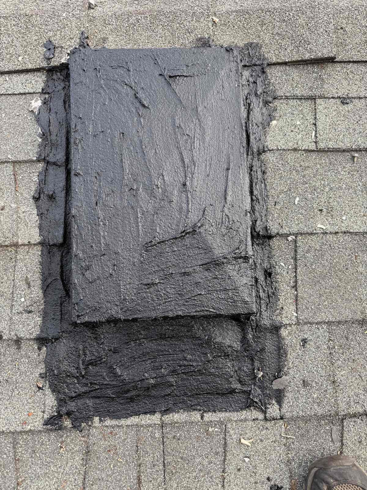 a 1.5-ton 18,000 BTU unit for the living room and a 9,000 BTU unit for four bedrooms. Electrical components included a service disconnect box, whip, line, and breaker. Line-sets and covers were installed, and a condenser pad and condensation pump were added. Existing condensation lines were blown out. The job included labor and materials, covered by the Innovair Standard Warranty with a 1-year labor warranty.