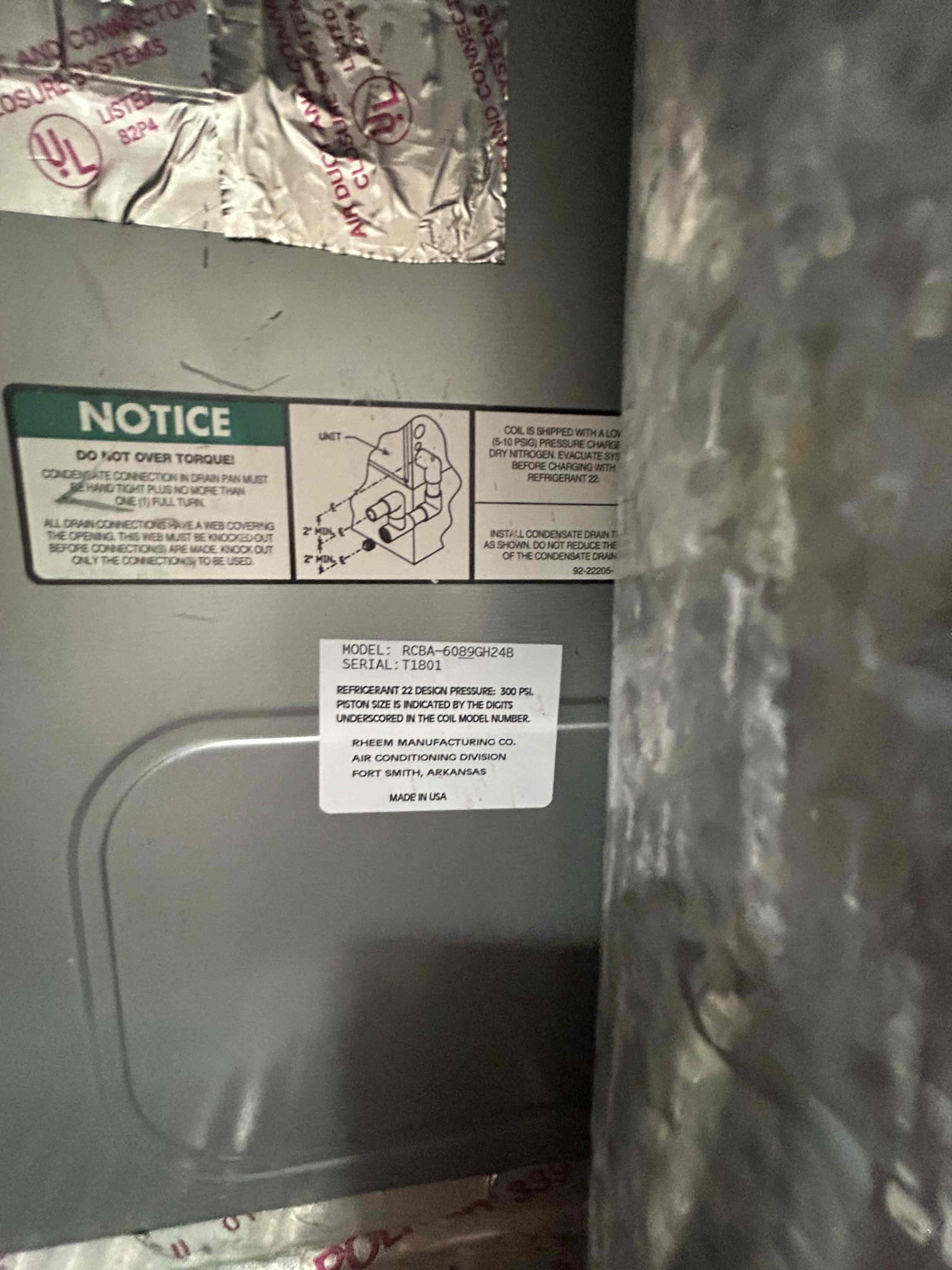 Upon inspection, the air conditioning system was not cooling, and the thermostat display was blank. Upon further investigation, it was determined that the main condensation pump had failed and was not functioning correctly. The system appeared to be quite old and had not received proper maintenance. It was noticeably dirty and used R22 Freon. Due to the age and condition of the system, I recommend replacing it to ensure optimal performance and efficiency.