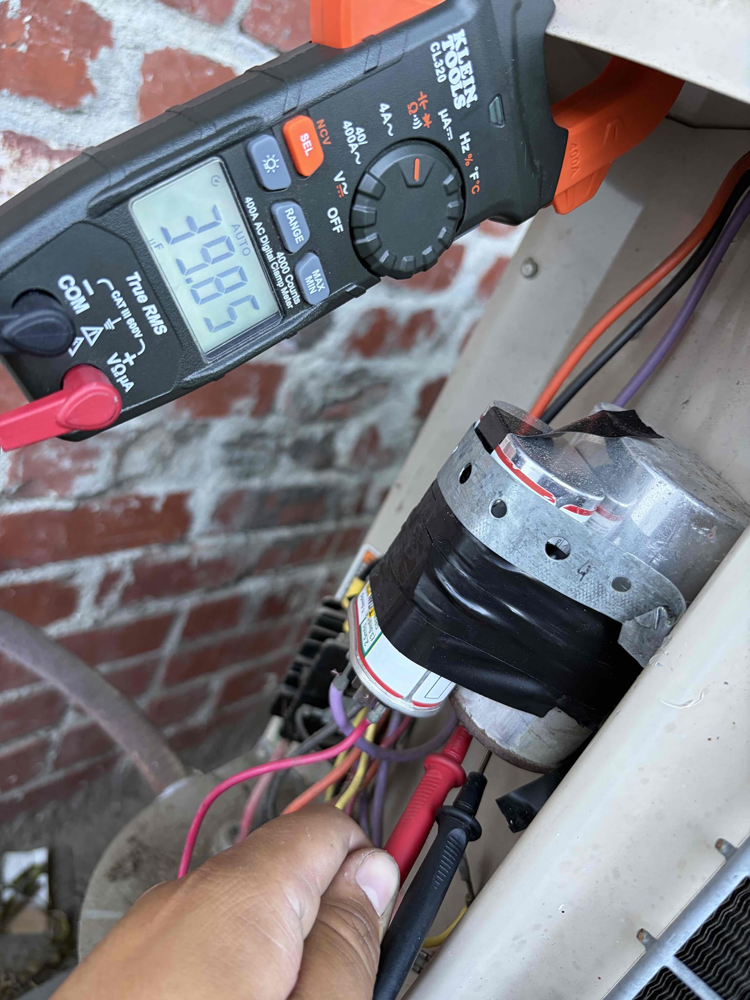 I carefully inspected the electrical panel to identify the old 40 amp fuses that needed replacement. After ensuring the power was turned off for safety, I removed the old fuses. Each fuse was inspected for any signs of damage or wear. I then installed brand new 40 amp fuses, ensuring they were securely fastened in the panel. Following installation, I tested the electrical system to confirm that the new fuses were functioning correctly. The job was completed efficiently, with all safety protocols strictly adhered to. I carefully inspected the electrical panel to identify the old 40 amp fuses that needed replacement. After ensuring the power was turned off for safety, I removed the old fuses. Each fuse was inspected for any signs of damage or wear. I then installed brand new 40 amp fuses, ensuring they were securely fastened in the panel. Following installation, I tested the electrical system to confirm that the new fuses were functioning correctly. The job was completed efficiently, with all safety protocols strictly adhered to.