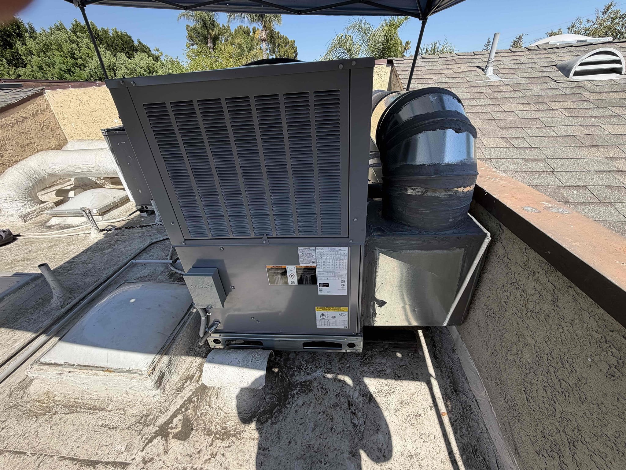 I installed a new 2.5-ton package unit, re-routing exposed ducts on the roof and installing a new roof curb. A new disconnect box and power whip were added, and supply registers were sealed. I also installed a new breaker and provided crane assistance. The job included obtaining necessary permits and passing the Title 24 HERS test. Payment was structured as 10% down, 70% upon arrival, and 20% upon equipment start-up, with cash or check accepted. I installed a new 2.5-ton package unit, re-routing exposed ducts on the roof and installing a new roof curb. A new disconnect box and power whip were added, and supply registers were sealed. I also installed a new breaker and provided crane assistance. The job included obtaining necessary permits and passing the Title 24 HERS test. Payment was structured as 10% down, 70% upon arrival, and 20% upon equipment start-up, with cash or check accepted.
