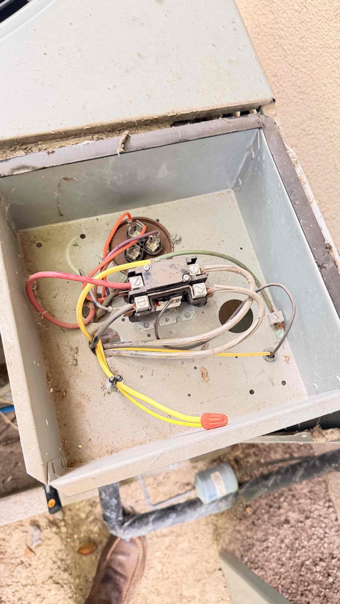 Upon arrival, I conducted a thorough inspection of the system to identify any potential issues. Using specialized diagnostic tools, I examined the capacitor, a critical component responsible for storing and releasing electrical energy. After careful analysis, it was determined that the capacitor had failed, exhibiting signs of wear and reduced efficiency. I documented my findings and proceeded to replace the faulty capacitor with a high-quality, compatible replacement. This ensured the system would operate efficiently and reliably. Post-replacement, I tested the system to confirm that the new capacitor was functioning correctly and that the overall system performance had improved. Upon arrival, I conducted a thorough inspection of the system to identify any potential issues. Using specialized diagnostic tools, I examined the capacitor, a critical component responsible for storing and releasing electrical energy. After careful analysis, it was determined that the capacitor had failed, exhibiting signs of wear and reduced efficiency. I documented my findings and proceeded to replace the faulty capacitor with a high-quality, compatible replacement. This ensured the system would operate efficiently and reliably. Post-replacement, I tested the system to confirm that the new capacitor was functioning correctly and that the overall system performance had improved.